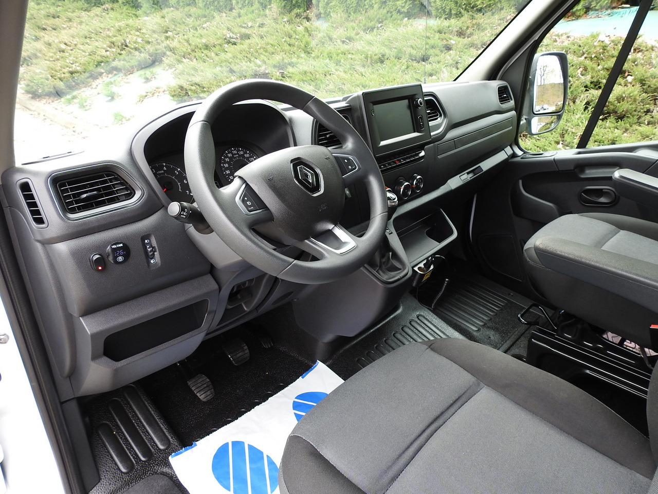 RENAULT MASTER TARPAULIN 10 PALLETS WEBASTO CRUISE CONTROL NAVIGATION AIR CONDITIONING LED LIGHTS PNEUMATICS 165HP - Utilitaire rideaux coulissants (PLSC): photos 2 RENAULT MASTER TARPAULIN 10 PALLETS WEBASTO CRUISE CONTROL NAVIGATION AIR CONDITIONING LED LIGHTS PNEUMATICS 165HP - Utilitaire rideaux coulissants (PLSC): photos 2