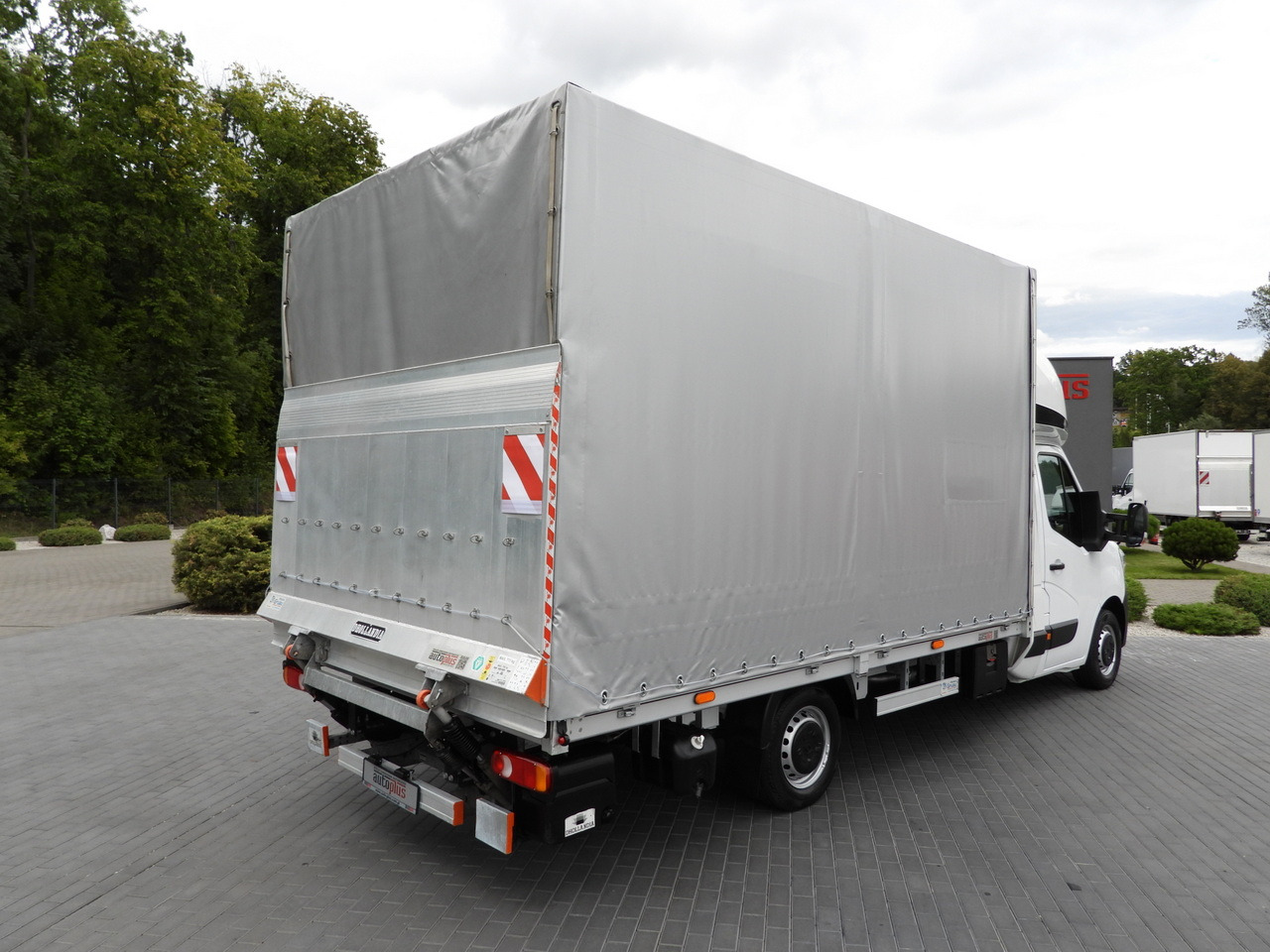 RENAULT MASTER TARPAULIN LIFT 10 PALLETS WEBASTO CRUISE CONTROL LED LIGHTS AIR CONDITIONING  165HP - Utilitaire rideaux coulissants (PLSC): photos 3 RENAULT MASTER TARPAULIN LIFT 10 PALLETS WEBASTO CRUISE CONTROL LED LIGHTS AIR CONDITIONING  165HP - Utilitaire rideaux coulissants (PLSC): photos 3