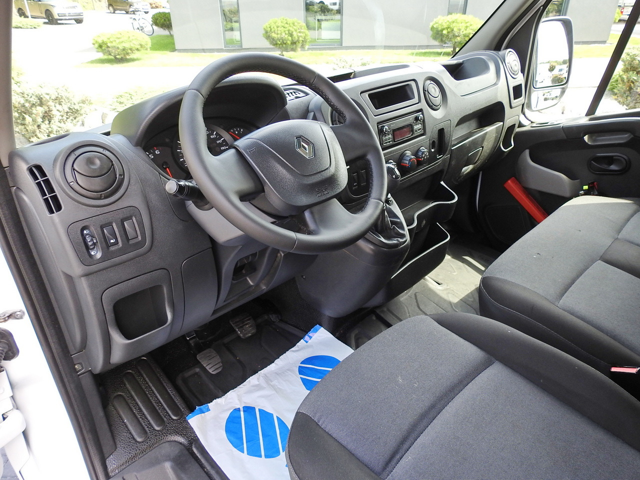 RENAULT MASTER TIPPER 130HP - Utilitaire benne: photos 2 RENAULT MASTER TIPPER 130HP - Utilitaire benne: photos 2