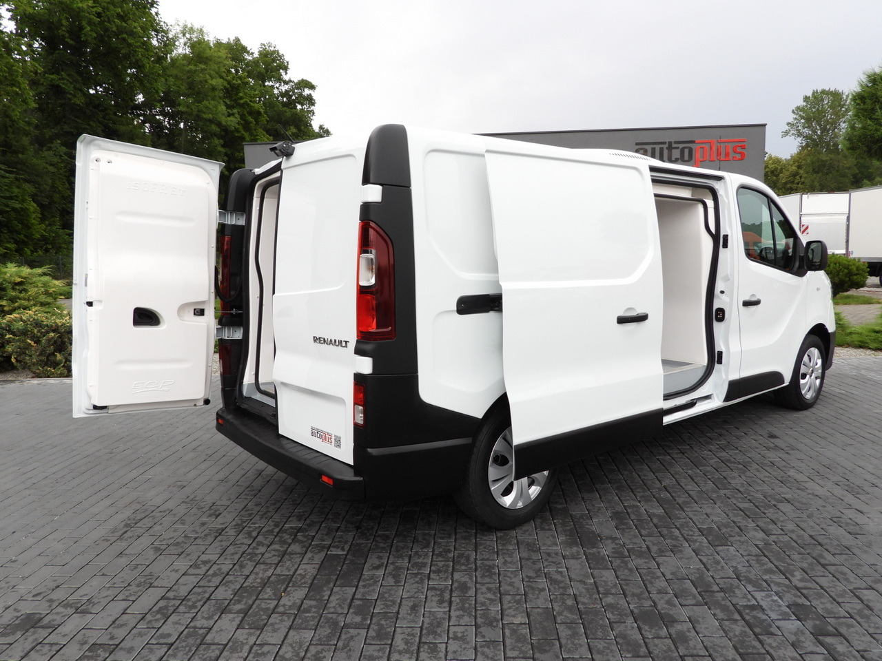 RENAULT TRAFIC REFRIGERATOR VAN -5*C POWER SUPPLY 230V CRUISE CONTROL LED LIGHTS AIR CONDITIONING 120HP - Utilitaire frigorifique: photos 3 RENAULT TRAFIC REFRIGERATOR VAN -5*C POWER SUPPLY 230V CRUISE CONTROL LED LIGHTS AIR CONDITIONING 120HP - Utilitaire frigorifique: photos 3