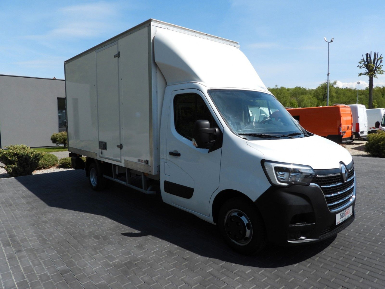 Renault MASTER KOFFER AUFZUG 8 PALETTEN TEMPOMAT NAVI - Fourgon grand volume: photos 4 Renault MASTER KOFFER AUFZUG 8 PALETTEN TEMPOMAT NAVI - Fourgon grand volume: photos 4