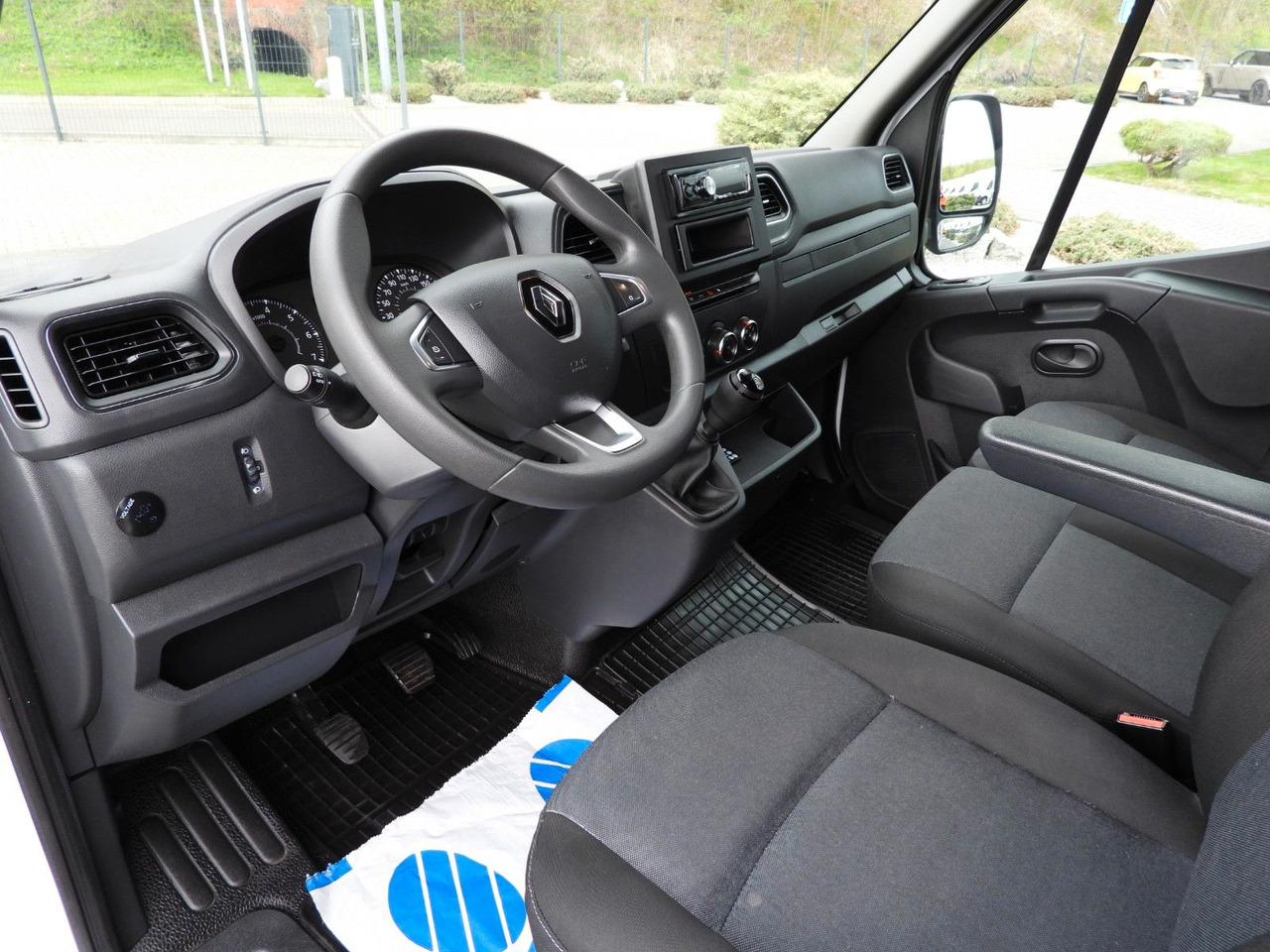 Renault MASTER PRITSCHE PLANE 10 PALETTEN WEBASTO A/C - Utilitaire rideaux coulissants (PLSC): photos 2 Renault MASTER PRITSCHE PLANE 10 PALETTEN WEBASTO A/C - Utilitaire rideaux coulissants (PLSC): photos 2