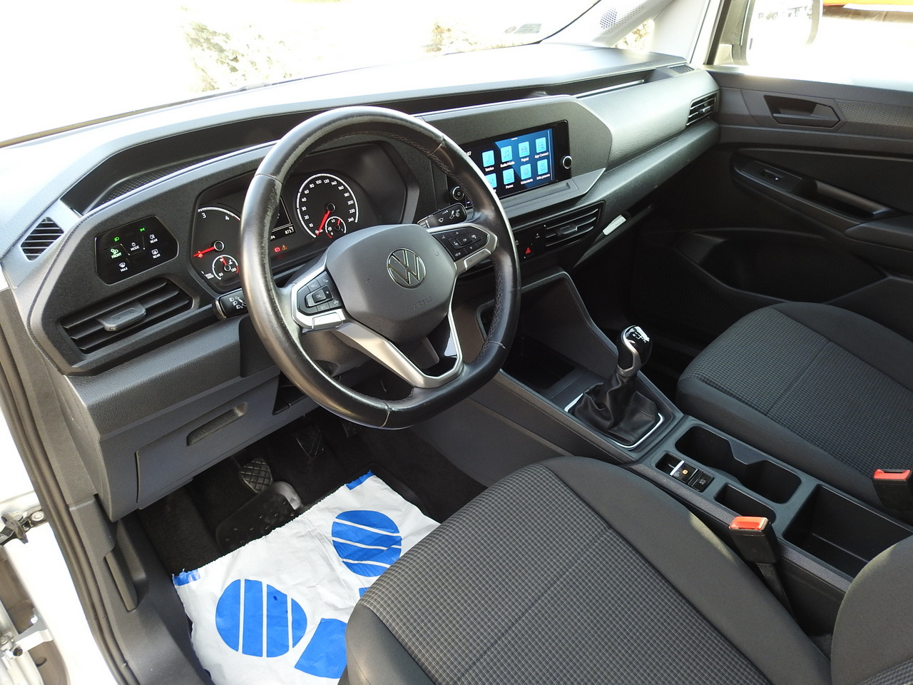 VOLKSWAGEN CADDY REFRIGERATOR VAN -20*C HEATING FUNCTION POWER SUPPLY 230V CRUISE CONTROL LED LIGHTS AIR CONDITIONING 100HP - Utilitaire frigorifique: photos 2 VOLKSWAGEN CADDY REFRIGERATOR VAN -20*C HEATING FUNCTION POWER SUPPLY 230V CRUISE CONTROL LED LIGHTS AIR CONDITIONING 100HP - Utilitaire frigorifique: photos 2