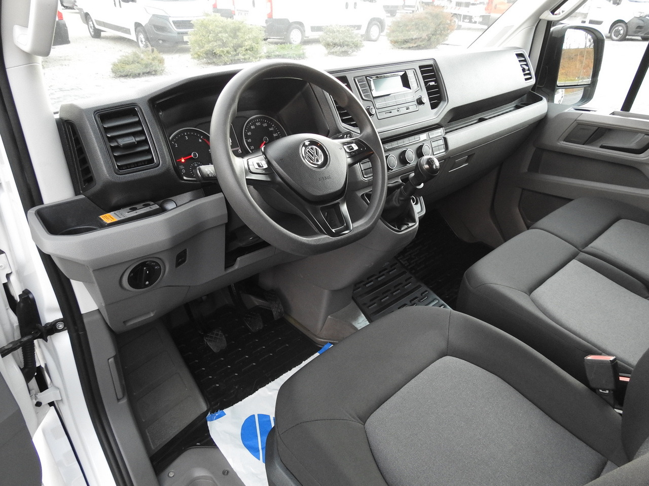 VOLKSWAGEN CRAFTER 4X4 4MOTION BOX DELIVERY VAN 7 SEATS AIR CONDITIONING  140HP - Fourgon utilitaire: photos 2 VOLKSWAGEN CRAFTER 4X4 4MOTION BOX DELIVERY VAN 7 SEATS AIR CONDITIONING  140HP - Fourgon utilitaire: photos 2