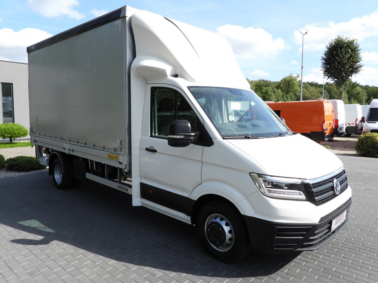 VOLKSWAGEN CRAFTER TARPAULIN LIFT 8 PALLETS CRUISE CONTROL LED LIGHTS TWIN WHEELS AIR CONDITIONING  180HP - Utilitaire rideaux coulissants (PLSC): photos 4 VOLKSWAGEN CRAFTER TARPAULIN LIFT 8 PALLETS CRUISE CONTROL LED LIGHTS TWIN WHEELS AIR CONDITIONING  180HP - Utilitaire rideaux coulissants (PLSC): photos 4