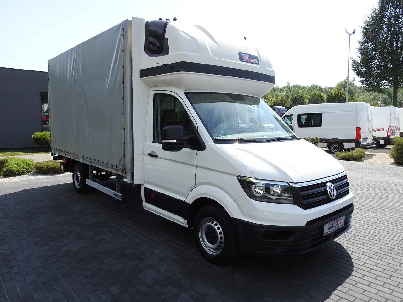 VOLKSWAGEN CRAFTER TARPAULIN LIFT 8 PALLETS WEBASTO CRUISE CONTROL 180HP - Utilitaire rideaux coulissants (PLSC): photos 4 VOLKSWAGEN CRAFTER TARPAULIN LIFT 8 PALLETS WEBASTO CRUISE CONTROL 180HP - Utilitaire rideaux coulissants (PLSC): photos 4