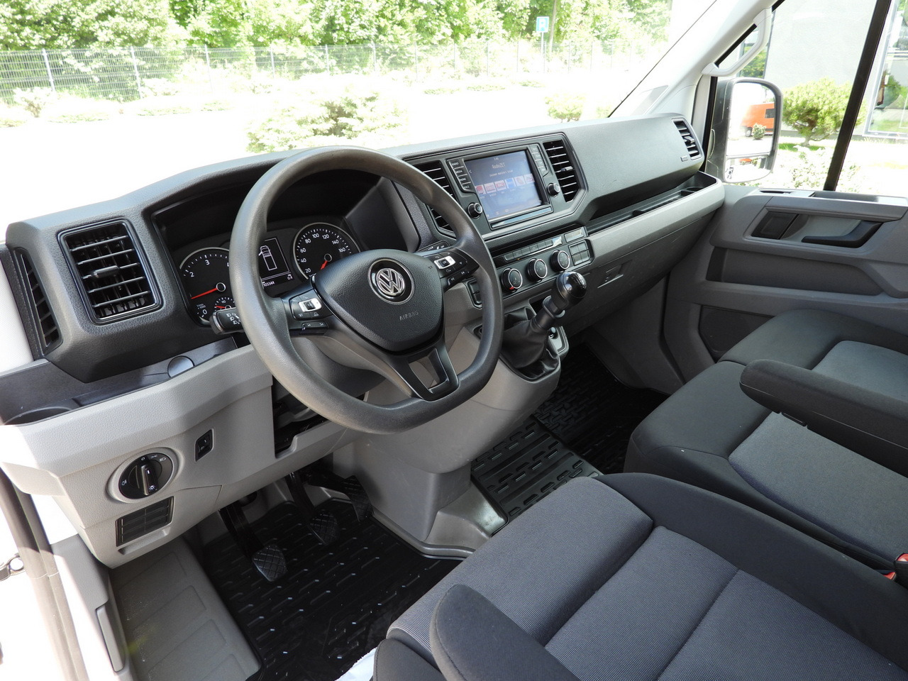 VOLKSWAGEN CRAFTER TIPPER CRUISE CONTROL TWIN WHEELS AIR CONDITIONING 180HP - Utilitaire benne: photos 2 VOLKSWAGEN CRAFTER TIPPER CRUISE CONTROL TWIN WHEELS AIR CONDITIONING 180HP - Utilitaire benne: photos 2