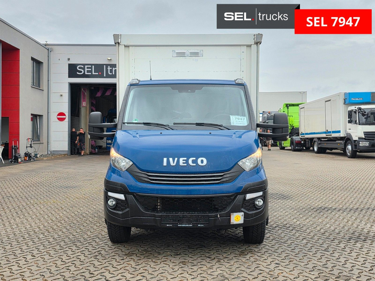 Iveco Daily 70C18 Hi-Matic / Ladebordwand / 3 Sitzen - Utilitaire rideaux coulissants (PLSC): photos 2 Iveco Daily 70C18 Hi-Matic / Ladebordwand / 3 Sitzen - Utilitaire rideaux coulissants (PLSC): photos 2