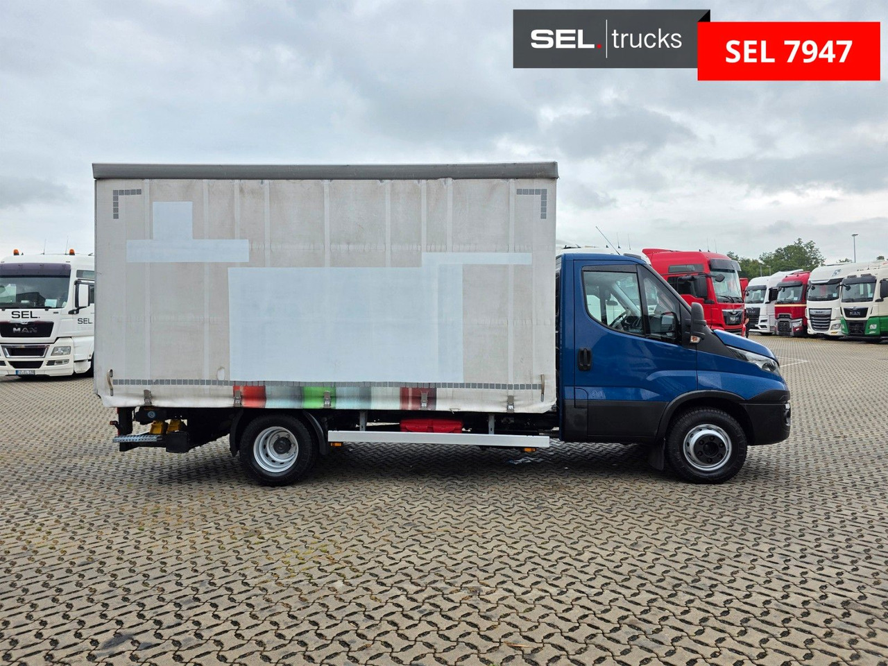 Iveco Daily 70C18 Hi-Matic / Ladebordwand / 3 Sitzen - Utilitaire rideaux coulissants (PLSC): photos 4 Iveco Daily 70C18 Hi-Matic / Ladebordwand / 3 Sitzen - Utilitaire rideaux coulissants (PLSC): photos 4
