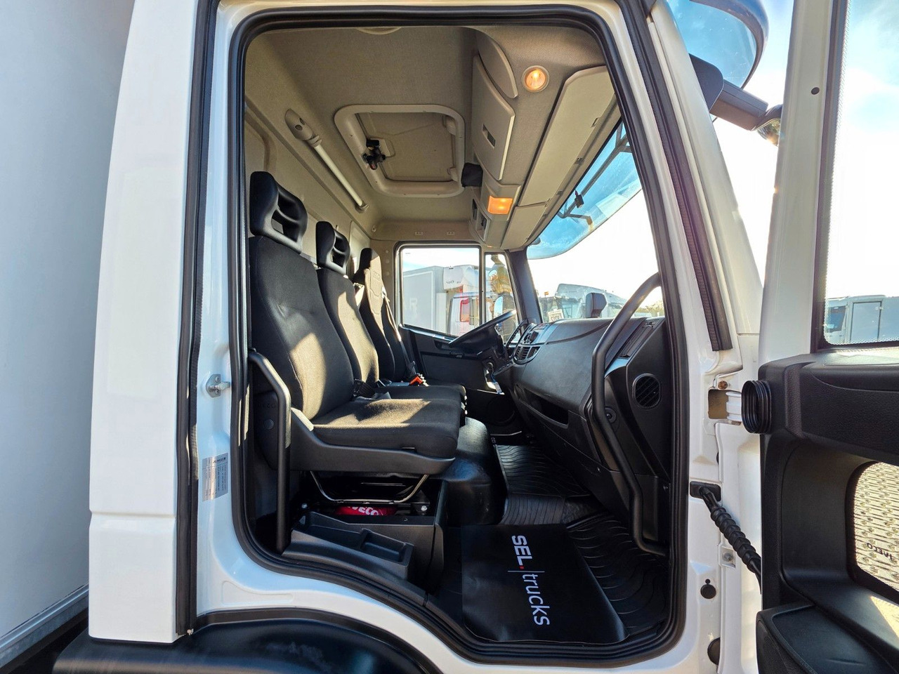 Fourgon grand volume Iveco Eurocargo 75-190 / Ladebordwand / 6D: photos 35