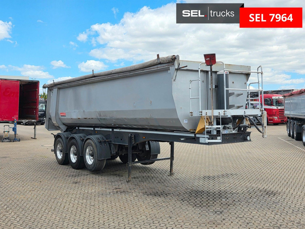 Langendorf SKS-HS 24/30 / Alu-Felgen / Liftachse - Semi-remorque benne: photos 3 Langendorf SKS-HS 24/30 / Alu-Felgen / Liftachse - Semi-remorque benne: photos 3