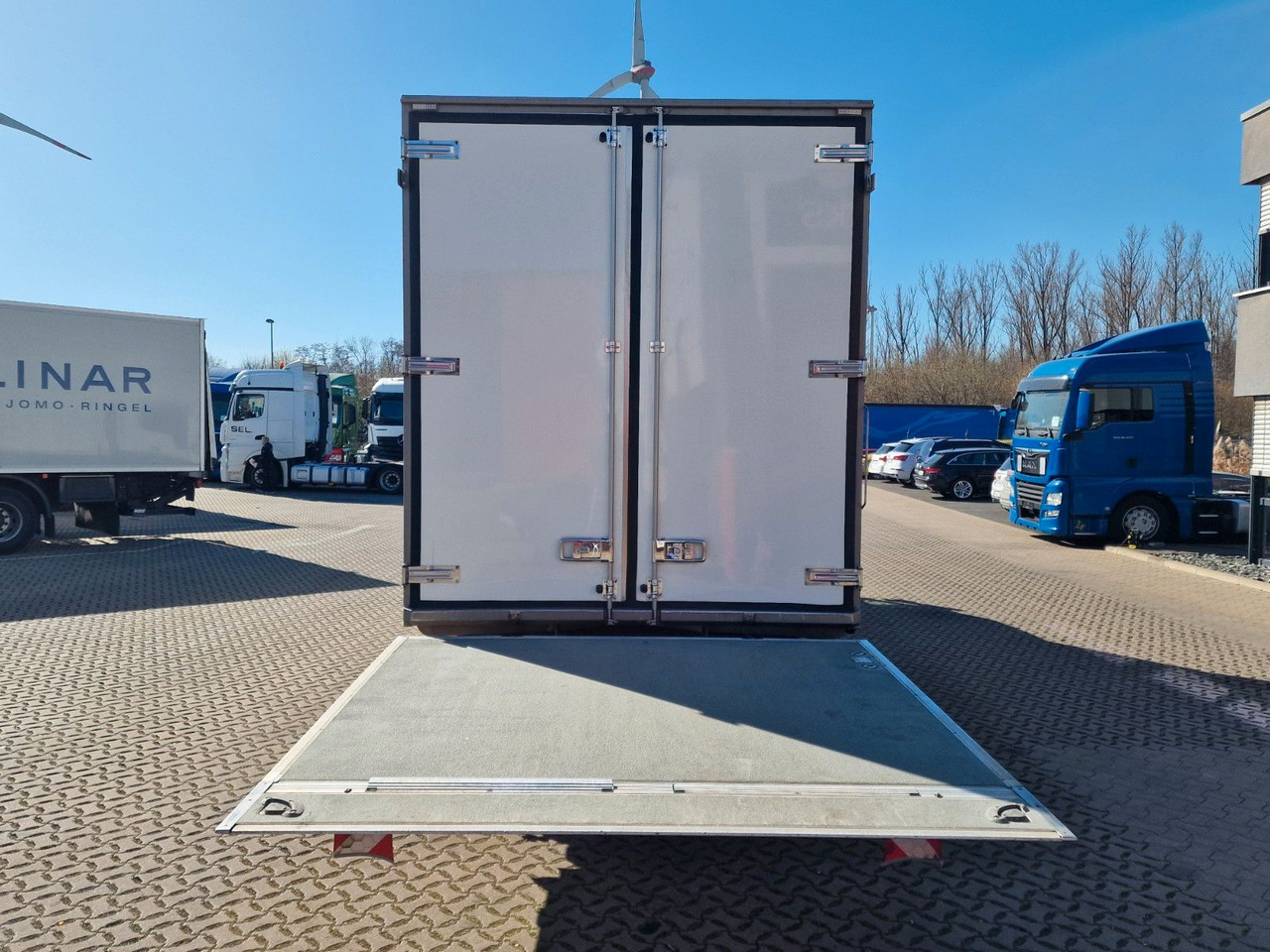 Camion frigorifique MAN TGL 12.250 4X2 BL / Ladebordwand: photos 8