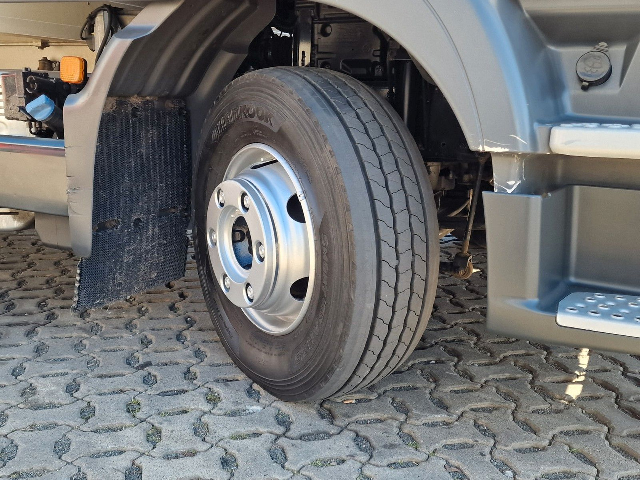 Camion frigorifique MAN TGL 12.250 4X2 BL / Ladebordwand: photos 28