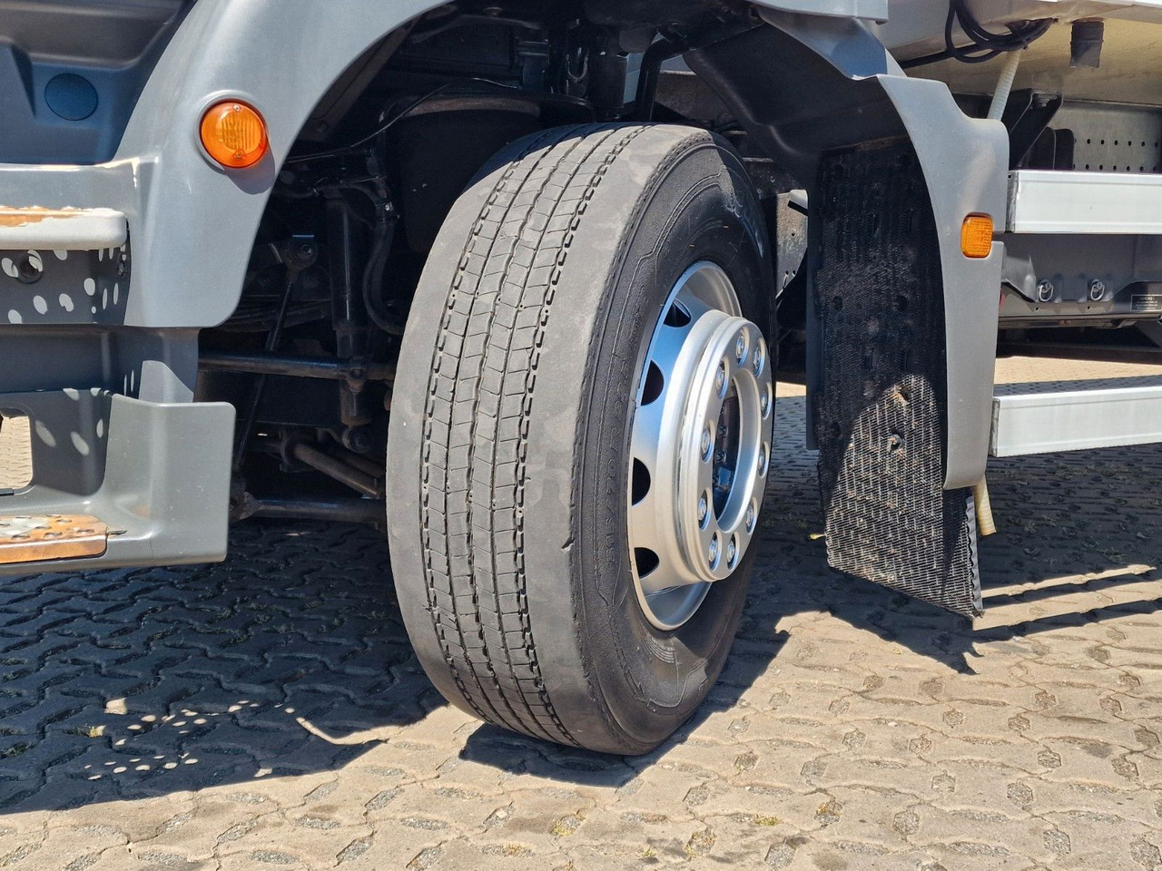 Camion frigorifique MAN TGM 18.290 4X2 LL / Ldbw / Carrier Supra 1250Mt: photos 27 Camion frigorifique MAN TGM 18.290 4X2 LL / Ldbw / Carrier Supra 1250Mt: photos 27