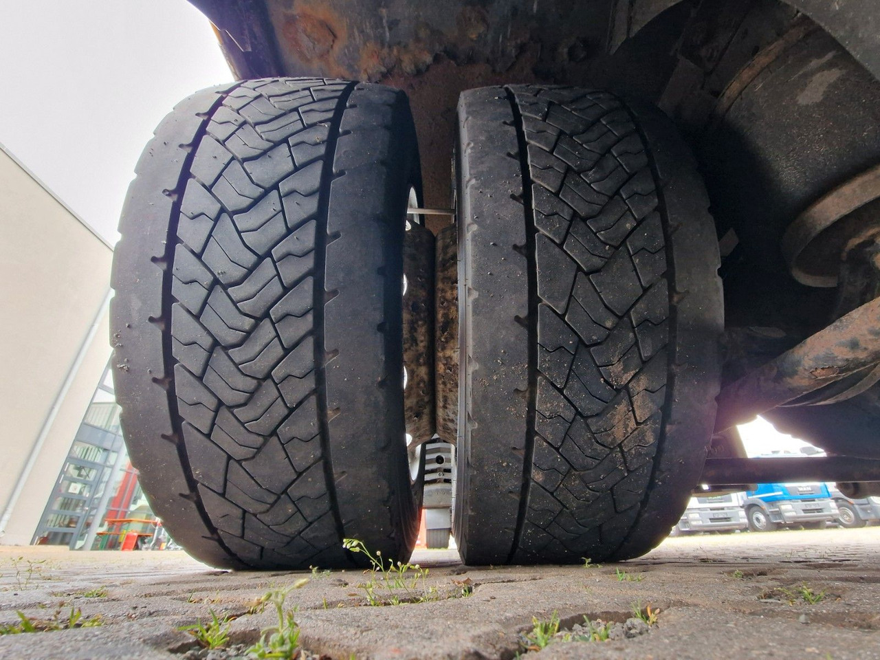 Camion à rideaux coulissants MAN TGX 18.440 4X2 LL-U /Intarder/Hubdach/Durchlade: photos 26 Camion à rideaux coulissants MAN TGX 18.440 4X2 LL-U /Intarder/Hubdach/Durchlade: photos 26