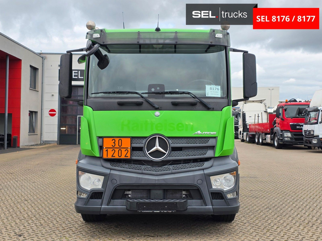 Mercedes-Benz Antos 2643 / Ret. / ADR AT / Lenkachse /KOMPLETT - Camion citerne: photos 2 Mercedes-Benz Antos 2643 / Ret. / ADR AT / Lenkachse /KOMPLETT - Camion citerne: photos 2