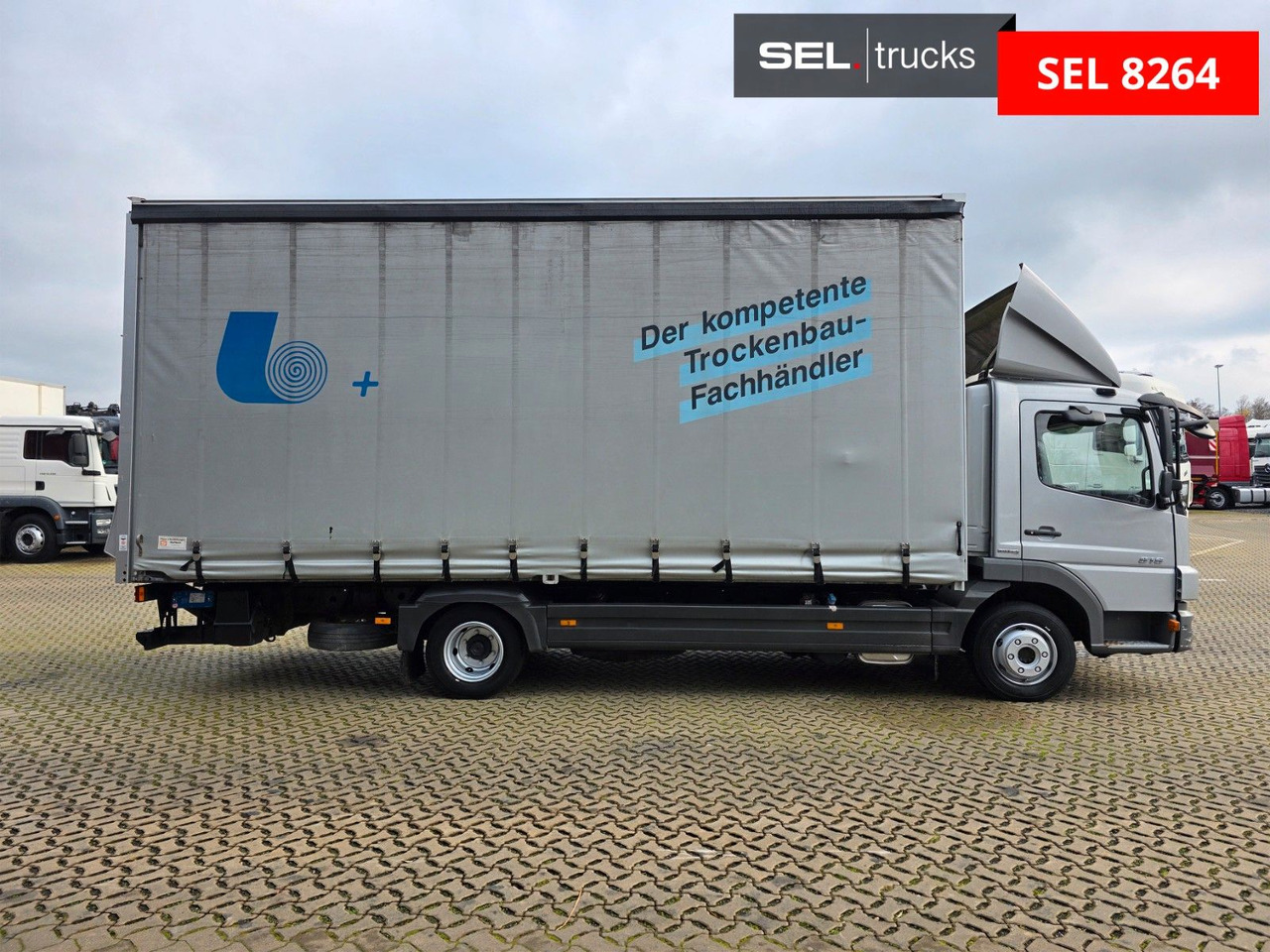 Mercedes-Benz Atego 818 / Ladebordwand - Utilitaire rideaux coulissants (PLSC): photos 4 Mercedes-Benz Atego 818 / Ladebordwand - Utilitaire rideaux coulissants (PLSC): photos 4