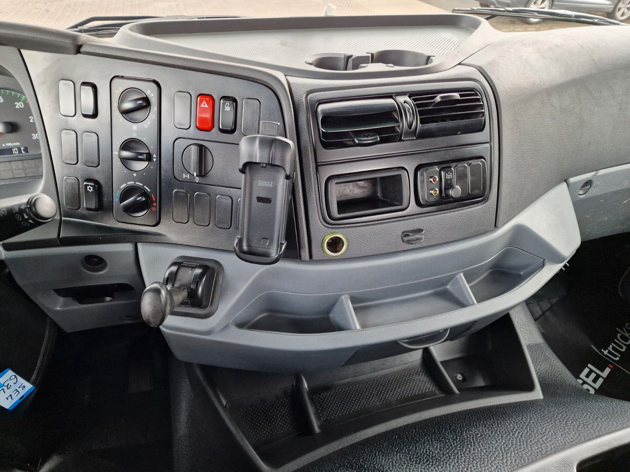 Camion grue Mercedes-Benz Axor 1833L / Palfinger PK 12002-EH / GLAS: photos 25 Camion grue Mercedes-Benz Axor 1833L / Palfinger PK 12002-EH / GLAS: photos 25