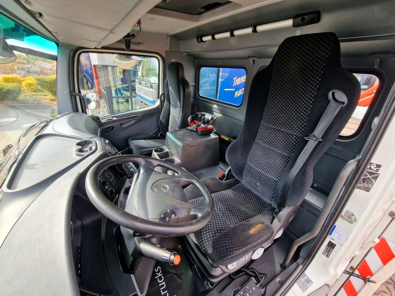 Camion grue Mercedes-Benz Axor 1833L / Palfinger PK 12002-EH / GLAS: photos 17 Camion grue Mercedes-Benz Axor 1833L / Palfinger PK 12002-EH / GLAS: photos 17