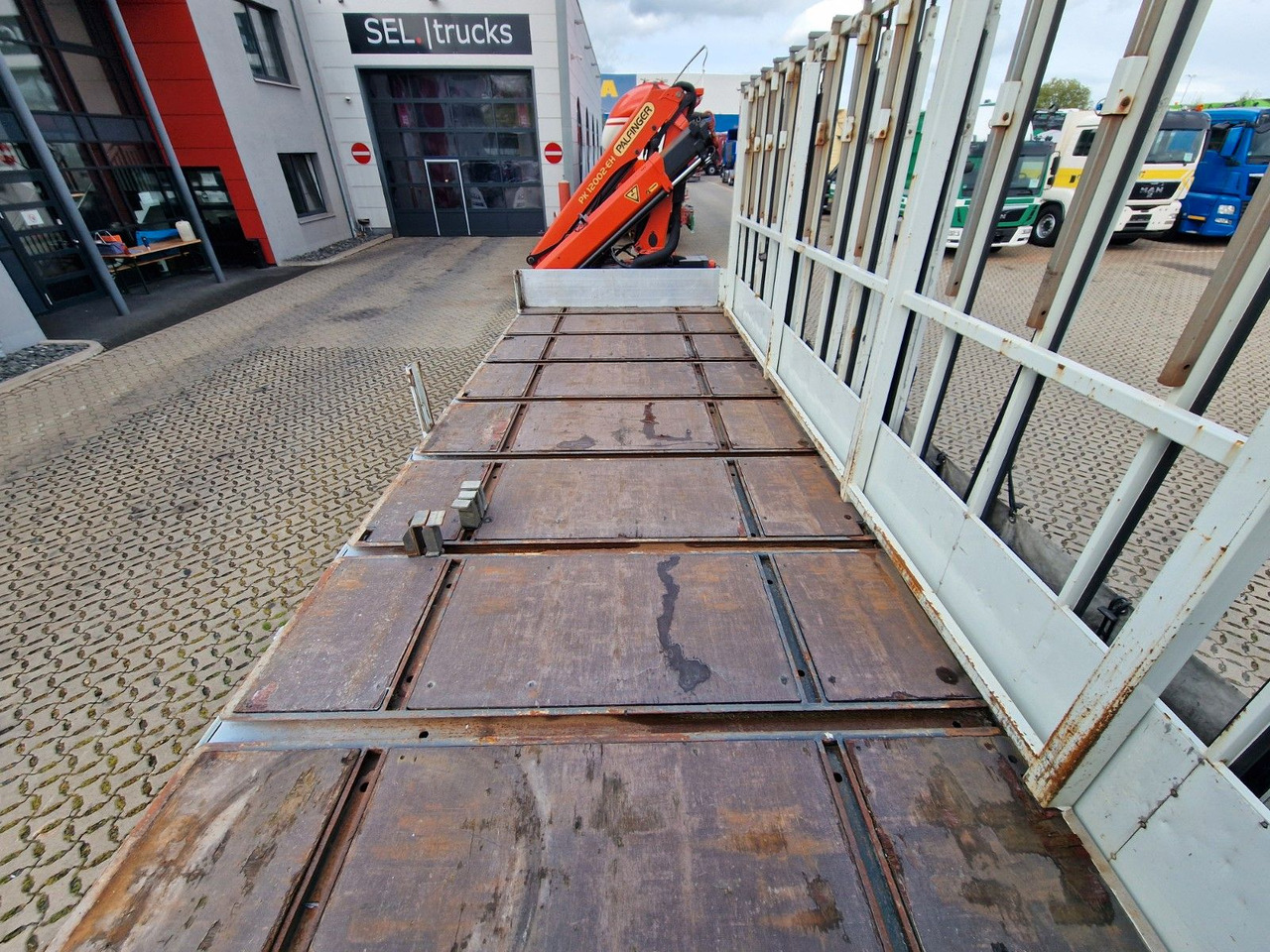 Camion grue Mercedes-Benz Axor 1833L / Palfinger PK 12002-EH / GLAS: photos 13 Camion grue Mercedes-Benz Axor 1833L / Palfinger PK 12002-EH / GLAS: photos 13