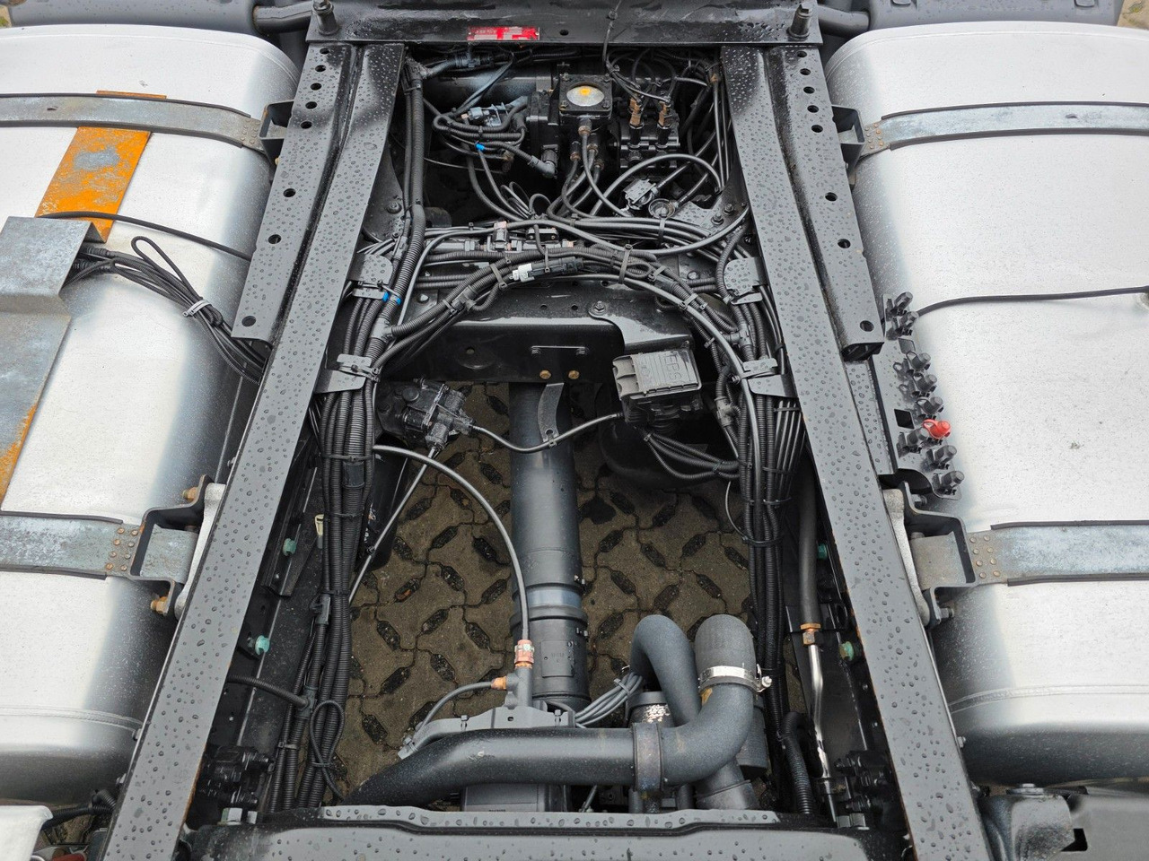 Tracteur routier MAN TGX 18.460 4X2 LLS-U / Retarder / 2 Tanks: photos 11 Tracteur routier MAN TGX 18.460 4X2 LLS-U / Retarder / 2 Tanks: photos 11