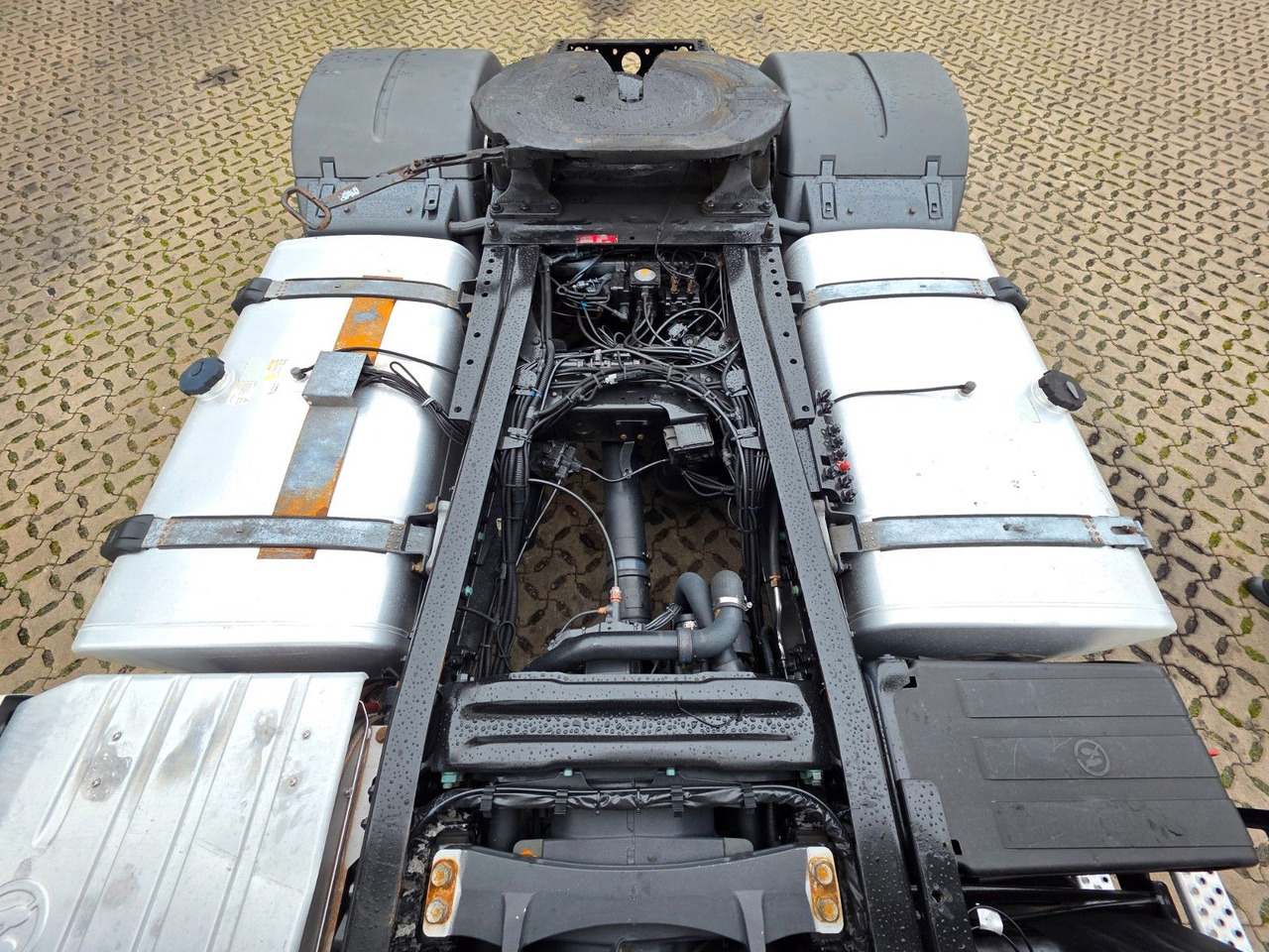 Tracteur routier MAN TGX 18.460 4X2 LLS-U / Retarder / 2 Tanks: photos 10 Tracteur routier MAN TGX 18.460 4X2 LLS-U / Retarder / 2 Tanks: photos 10