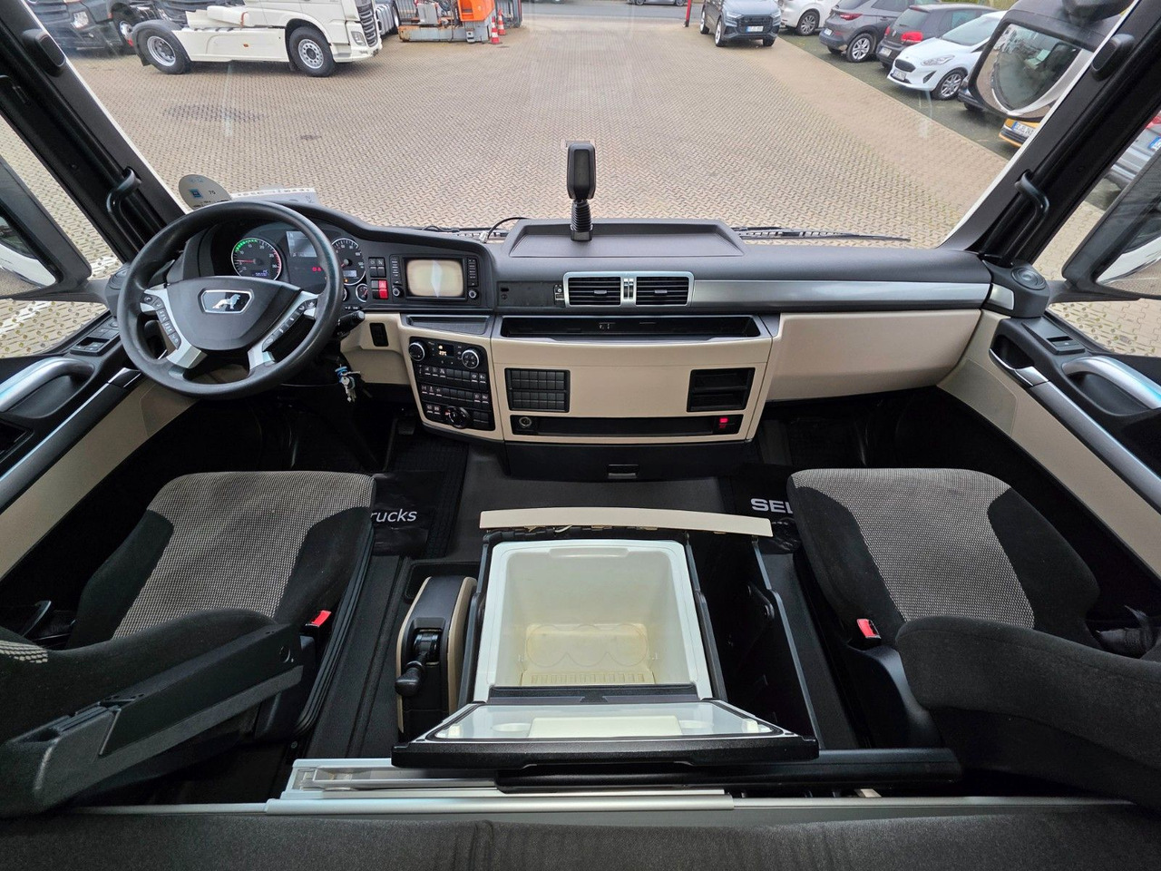 Tracteur routier MAN TGX 18.460 4X2 LLS-U / Retarder / 2 Tanks: photos 35 Tracteur routier MAN TGX 18.460 4X2 LLS-U / Retarder / 2 Tanks: photos 35