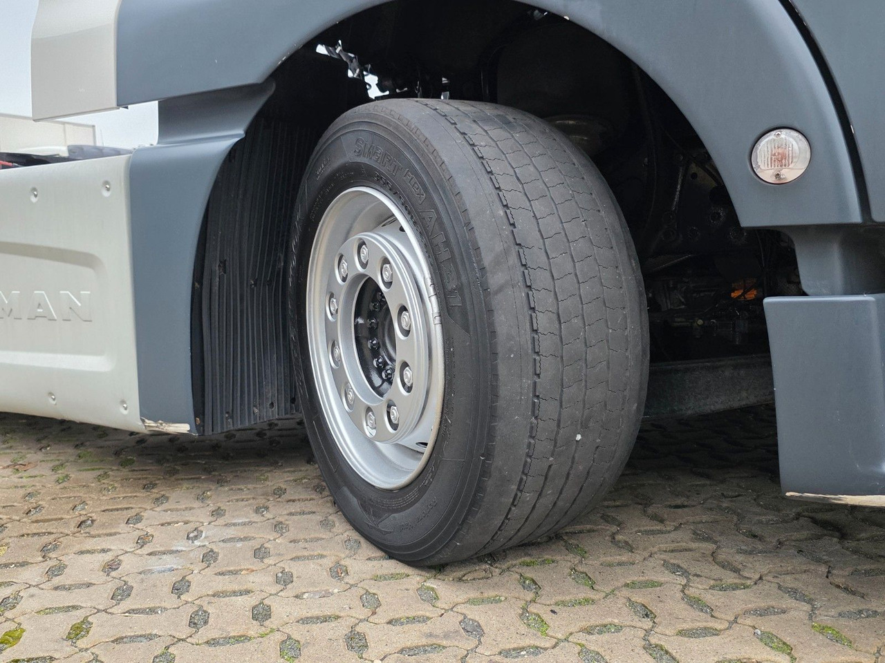 Tracteur routier MAN TGX 18.460 4X2 LLS-U / Retarder / 2 Tanks: photos 48 Tracteur routier MAN TGX 18.460 4X2 LLS-U / Retarder / 2 Tanks: photos 48