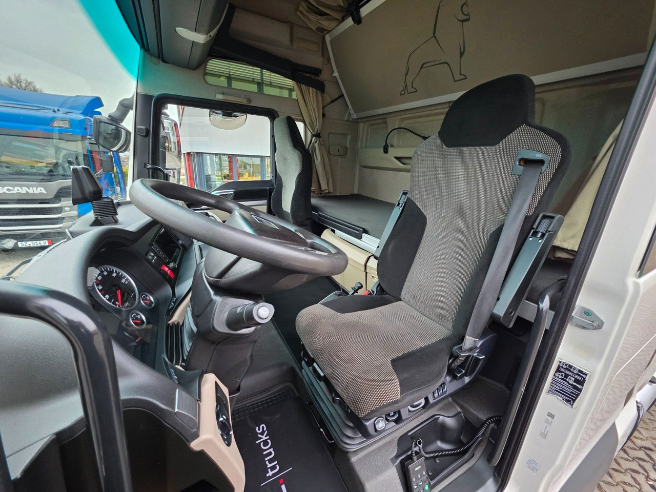 Tracteur routier MAN TGX 18.460 4X2 LLS-U / Retarder / 2 Tanks: photos 27 Tracteur routier MAN TGX 18.460 4X2 LLS-U / Retarder / 2 Tanks: photos 27