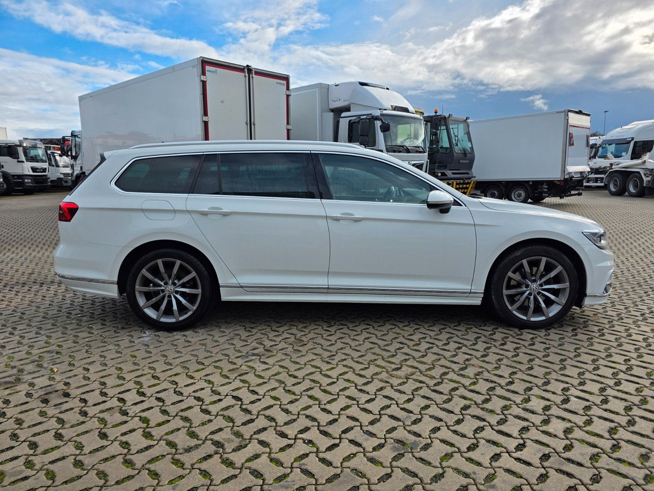 Volkswagen Passat Variant Highline BMT/Start-Stopp - Voiture break: photos 4 Volkswagen Passat Variant Highline BMT/Start-Stopp - Voiture break: photos 4