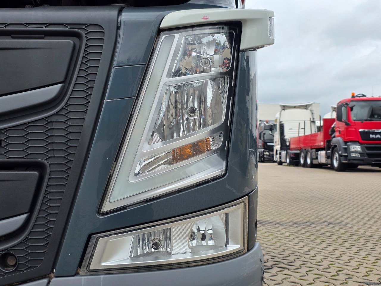 Camion à rideaux coulissants Volvo FM 410 / Ladebordwand / Lenkachse: photos 24 Camion à rideaux coulissants Volvo FM 410 / Ladebordwand / Lenkachse: photos 24