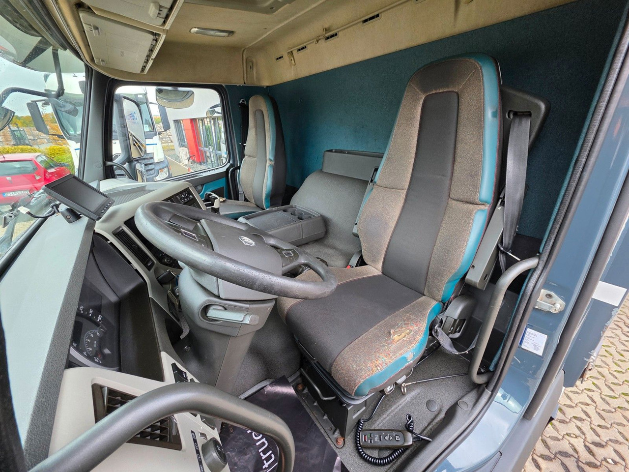 Camion à rideaux coulissants Volvo FM 410 / Ladebordwand / Lenkachse: photos 26 Camion à rideaux coulissants Volvo FM 410 / Ladebordwand / Lenkachse: photos 26