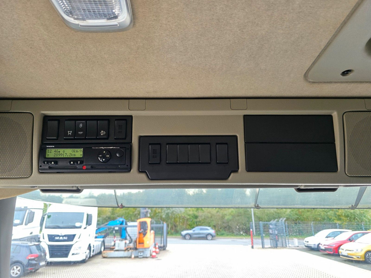 Camion à rideaux coulissants Volvo FM 410 / Ladebordwand / Lenkachse: photos 33 Camion à rideaux coulissants Volvo FM 410 / Ladebordwand / Lenkachse: photos 33