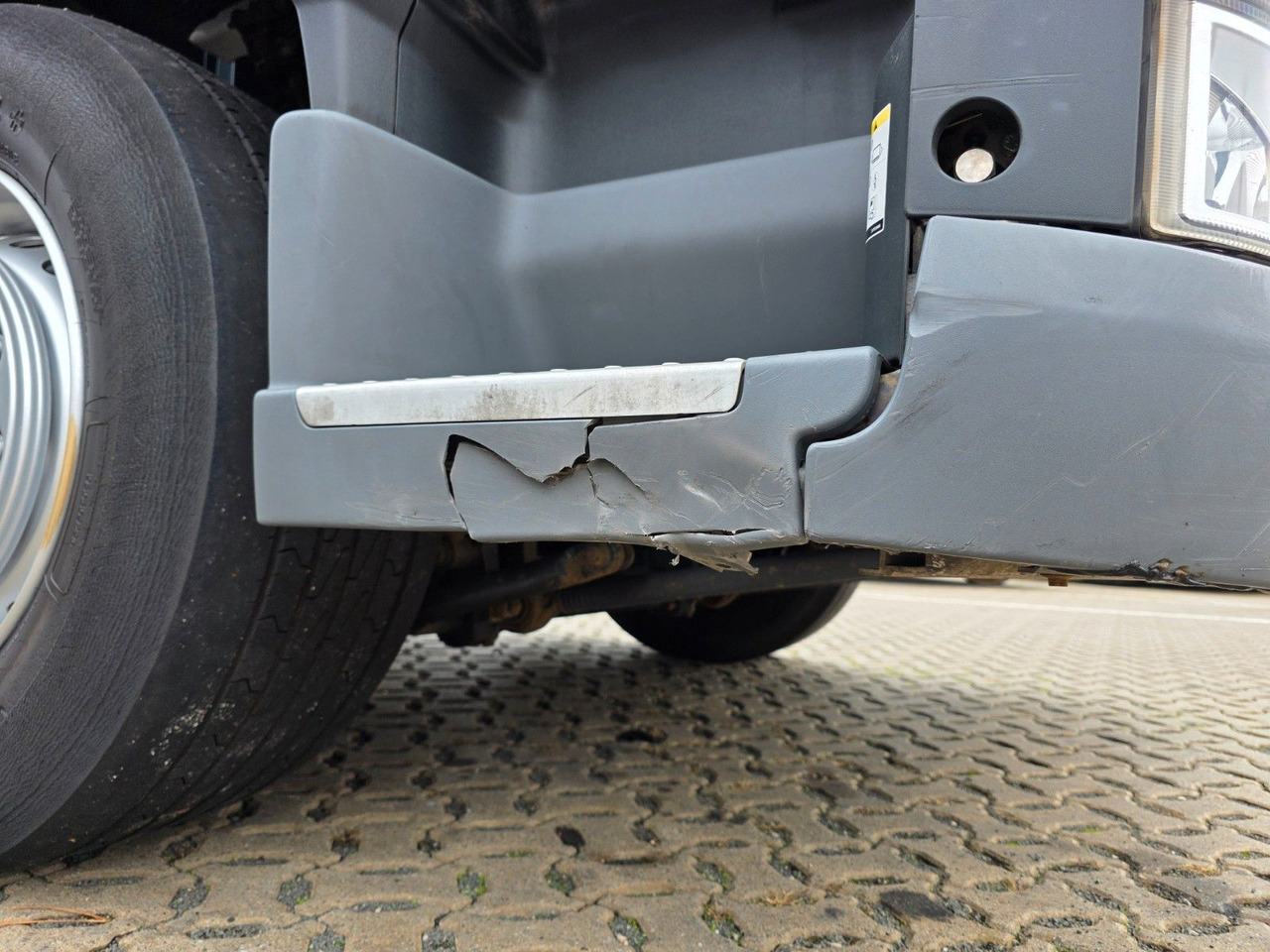 Camion à rideaux coulissants Volvo FM 410 / Ladebordwand / Lenkachse: photos 49 Camion à rideaux coulissants Volvo FM 410 / Ladebordwand / Lenkachse: photos 49