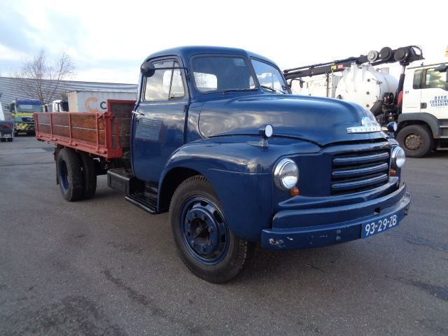 Bedford A 5LCG 5 TONNER - Camion plateau: photos 2 Bedford A 5LCG 5 TONNER - Camion plateau: photos 2