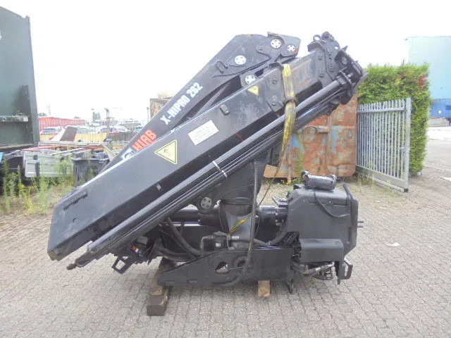 Hiab 262 EP-3 X HI-PRO - Grue auxiliaire: photos 1 Hiab 262 EP-3 X HI-PRO - Grue auxiliaire: photos 1