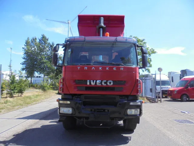 Iveco Trakker 340T41 8X4 KIPPER - Camion benne: photos 2 Iveco Trakker 340T41 8X4 KIPPER - Camion benne: photos 2