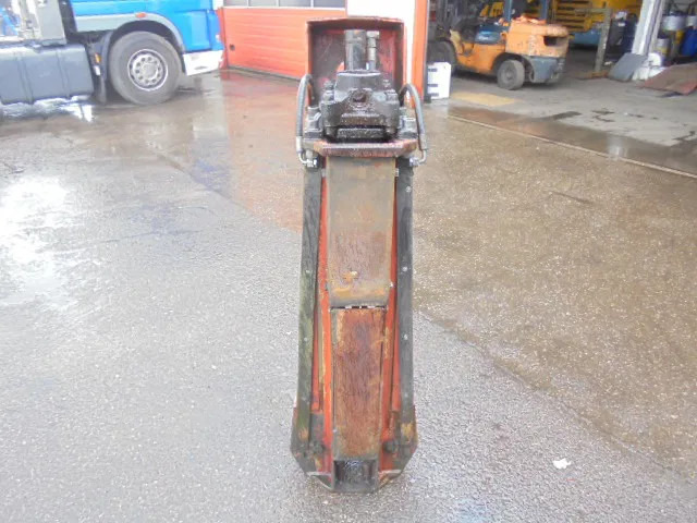 Kinshofer KM 920-12 - Grue auxiliaire: photos 3 Kinshofer KM 920-12 - Grue auxiliaire: photos 3