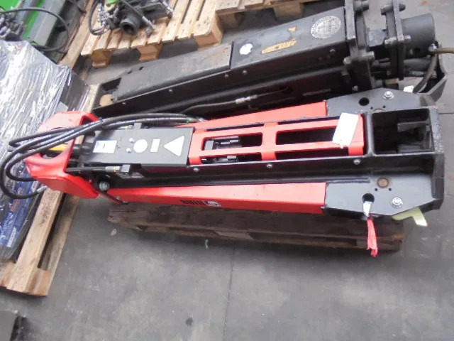 Kinshofer KM 920-12 NEW UNUSED - Grue auxiliaire: photos 1 Kinshofer KM 920-12 NEW UNUSED - Grue auxiliaire: photos 1