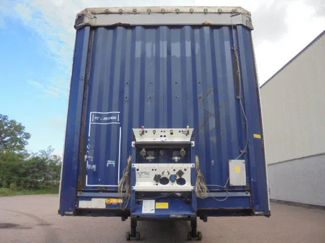 Krone SD NL KENTEKEN BPW TROMMEL ASSEN 35 IN STOCK - Semi-remorque rideaux coulissants: photos 2 Krone SD NL KENTEKEN BPW TROMMEL ASSEN 35 IN STOCK - Semi-remorque rideaux coulissants: photos 2