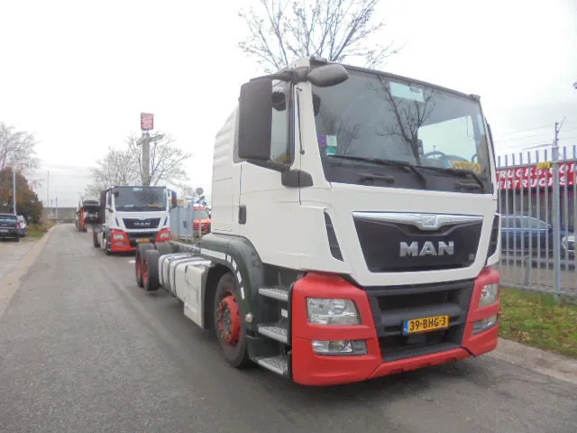 MAN TGS 23.400 LL.U 6X2 - Camion porte-voitures: photos 3 MAN TGS 23.400 LL.U 6X2 - Camion porte-voitures: photos 3