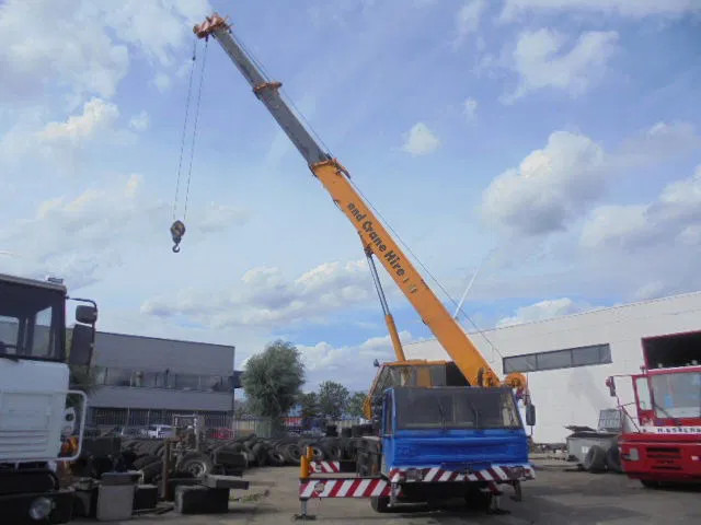 PPM ATT 350 4X4X4 - Grue tout-terrain: photos 1 PPM ATT 350 4X4X4 - Grue tout-terrain: photos 1