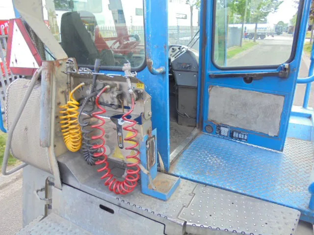 Tracteur portuaire Terberg YT 182 + REGISTRATION: photos 8