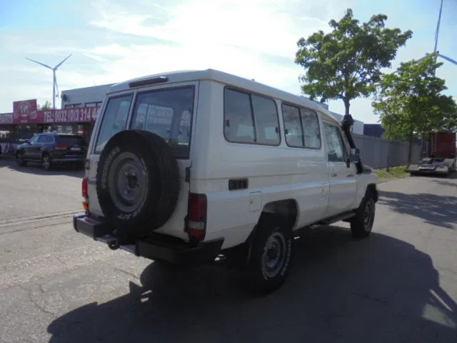 Toyota Land Cruiser HZJ78L 4X4 EXPORT OUTSIDE EU ONLY - Voiture: photos 5 Toyota Land Cruiser HZJ78L 4X4 EXPORT OUTSIDE EU ONLY - Voiture: photos 5