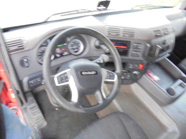 DAF CF 410 52 UNITS IN STOCK NL TREKKERS - Tracteur routier: photos 5 DAF CF 410 52 UNITS IN STOCK NL TREKKERS - Tracteur routier: photos 5