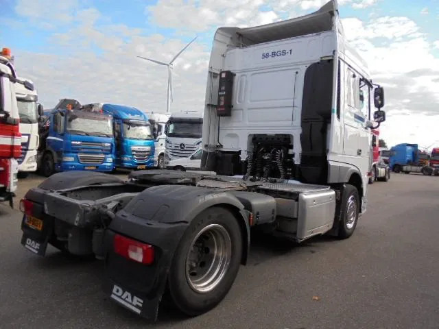 Tracteur routier DAF XF 440: photos 6