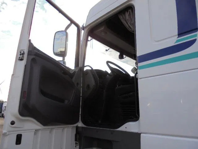 Tracteur routier DAF XF 440: photos 9