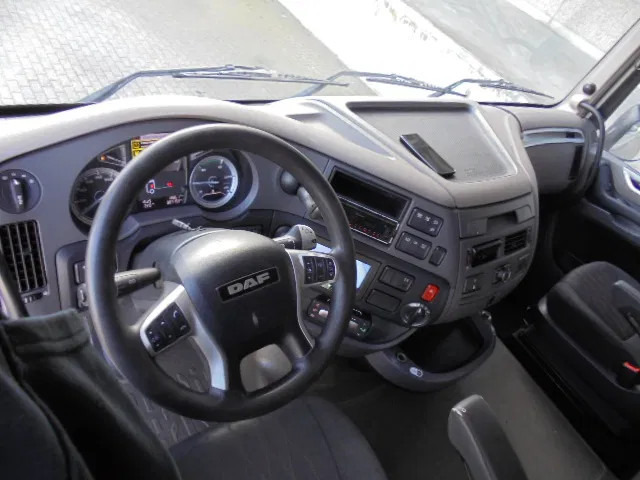 Tracteur routier DAF XF 450: photos 10