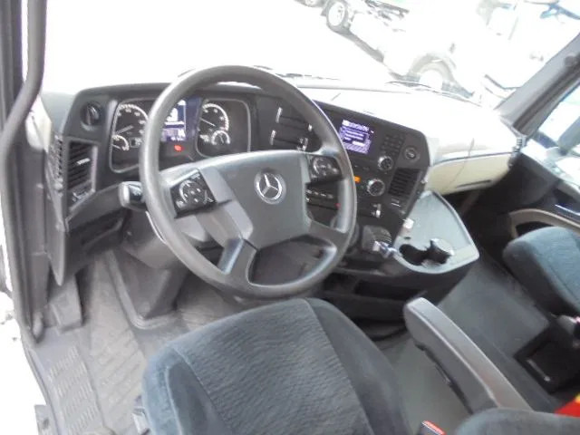 Mercedes-Benz Actros 1842 LS EUR6 en leasing occasion Mercedes-Benz Actros 1842 LS EUR6: photos 10 Mercedes-Benz Actros 1842 LS EUR6 en leasing occasion Mercedes-Benz Actros 1842 LS EUR6: photos 10