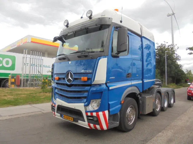 Mercedes-Benz Actros 4158 8X4 180 TON NL KENTEKEN - Tracteur routier: photos 1 Mercedes-Benz Actros 4158 8X4 180 TON NL KENTEKEN - Tracteur routier: photos 1
